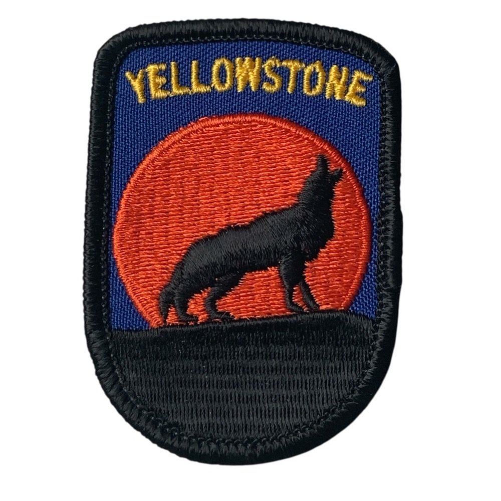 NEW Yellowstone Wolf Howling Iron On Embroidered Patch National Park Animal